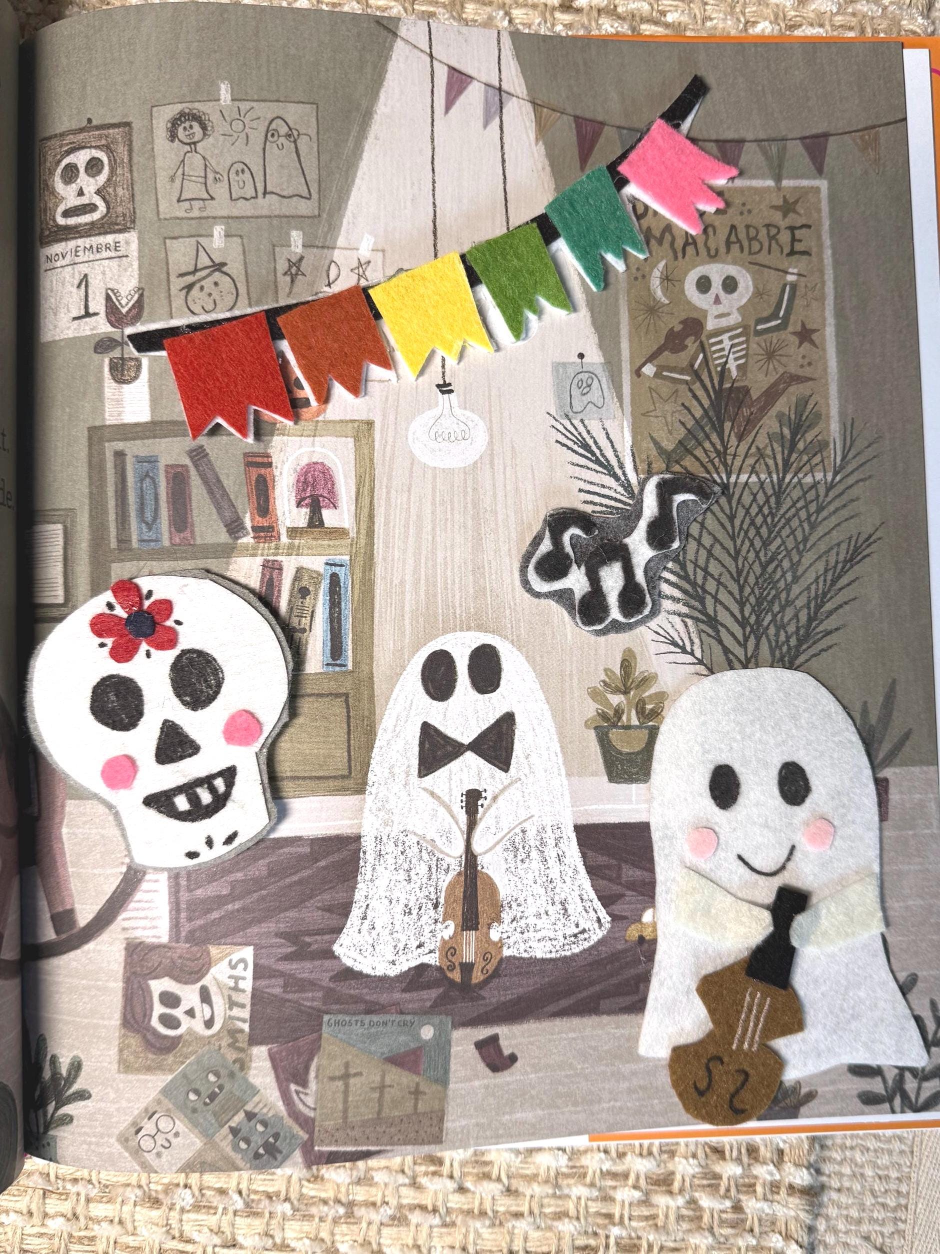 Gustavo the Shy Ghost Felt Story Set: Handmade Storytelling Props